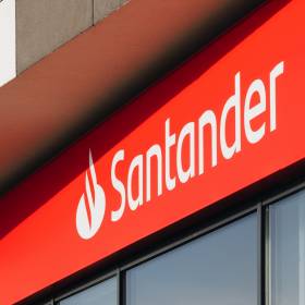 Santander wprowadza nową usługę. Sprawdzi, jak klikasz myszką i piszesz na klawiaturze