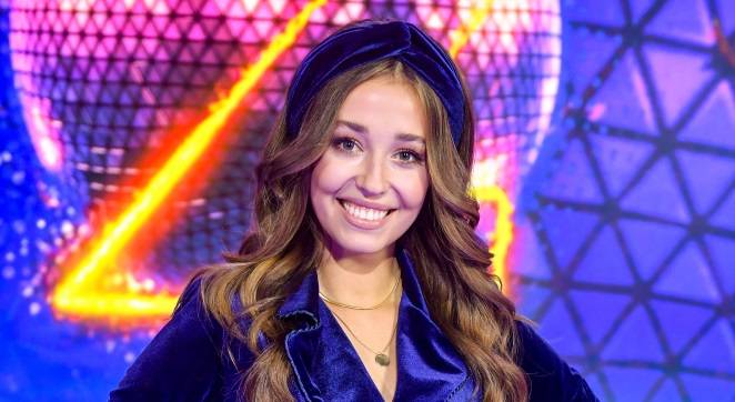 Izabella Krzan w czerni. Śmiała stylizacja podkreśliła jej zgrabne ciało. "Nogi do nieba" [ZDJĘCIE]