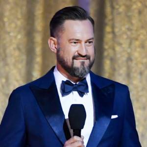 Marcin Prokop czule tuli zmęczoną żonę. Prywatne zdjęcie dziennikarza rozczuliło internautów 