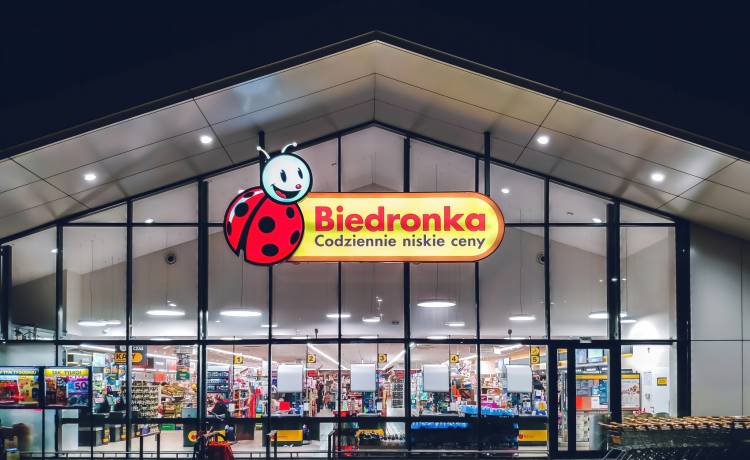 Biedronka rozda pół miliona bonów zakupowych! Jak je dostać?