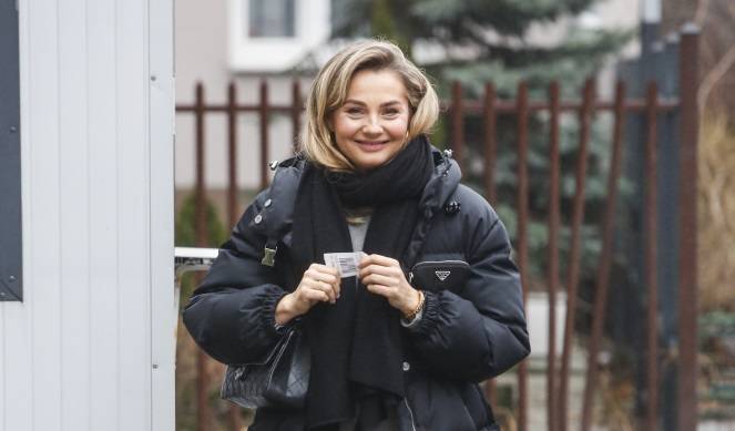 Małgorzata Socha prawie nigdy tego nie robi! Takie zdjęcia to rzadkość. "Przyda się na walentynki" [FOTO]