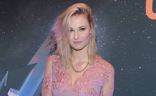 Ewa Niespodziana urodziła. Znamy płeć i imię dziecka                          