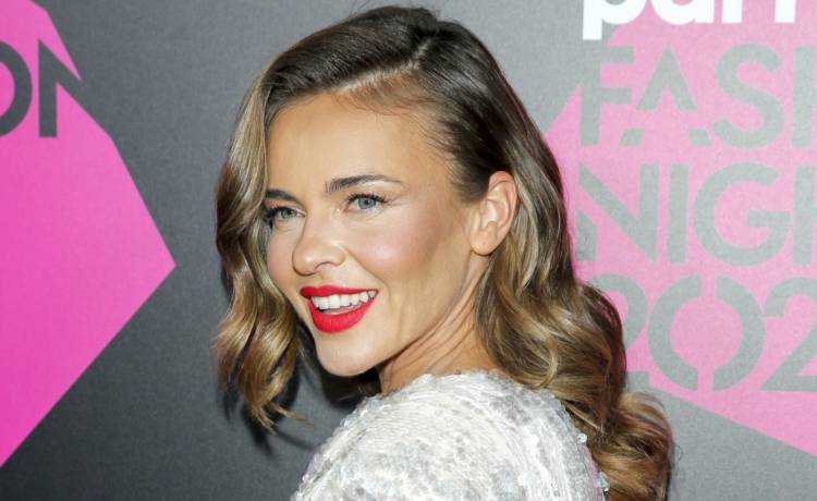 Edyta Herbuś eksponuje swoją kobiecość! Gwiazda odsłoniła ciało w zmysłowym tańcu [WIDEO]