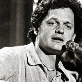 Historia najsmutniejszego hitu wszech czasów. Prorocze słowa i nagła śmierć