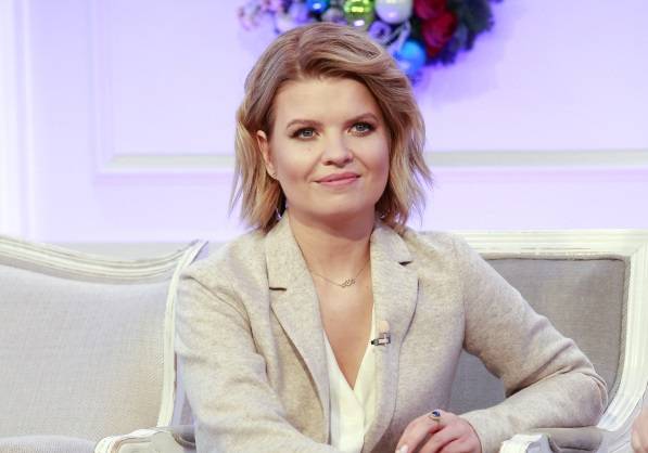 Marta Manowska ubrała suknię z głębokim dekoltem, a internauci zbierają szczęki z podłogi! "Zjawiskowo" [ZDJĘCIA]