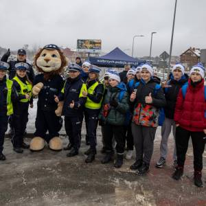 Młodzi koszykarze pouczali kierowców. Zachęcali też do noszenia odblasków