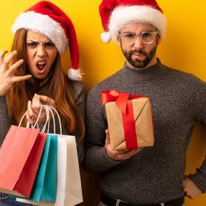 Jak zwrócić nietrafiony podarunek świąteczny? Warto pamiętać o kilku szczegółach 