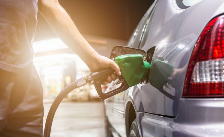 Stacje benzynowe przeżywają oblężenia. Spółki paliwowe wydały komunikaty w sprawie surowca