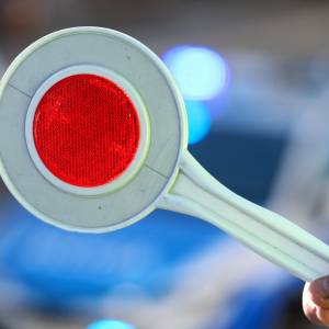 Broniła 31-letniego syna przed policjantami. Sprawą zajmie się sąd