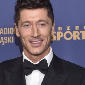 Robert Lewandowski świętuje! Tak złożył urodzinowe życzenia swojej mamie [ZDJĘCIE]