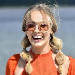 Wiktoria Gąsiewska z rozwianymi włosami w pościeli. Wypoczywa na rajskich wakacjach! [ZDJĘCIE]