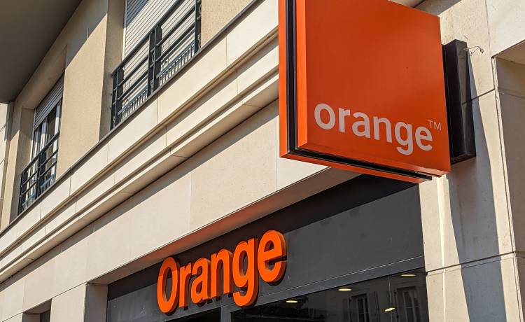 Pilna informacja dla klientów Orange. Te usługi znikają już za chwilę, fot. Shutterstock