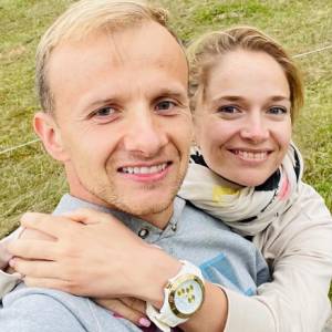 Marta Paszkin z "Rolnik szuka żony" uchwyciła córki na filmiku. Tak Gracją opiekowała się starsza siostra