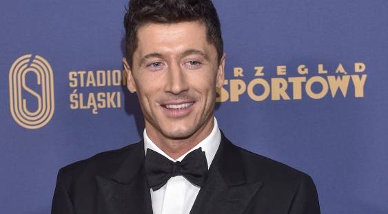 Robert Lewandowski świętuje! Tak złożył urodzinowe życzenia swojej mamie [ZDJĘCIE]