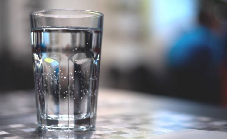 Luidwin Flores Nole zmarł po wypiciu szklanki wody po meczu. Piłkarz miał 27 lat 