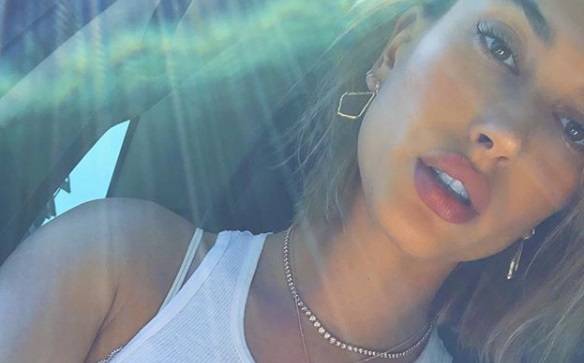 Hailey Bieber jest w ciąży? Jej zdjęcia w bikini rozwiewają wszelkie wątpliwości!