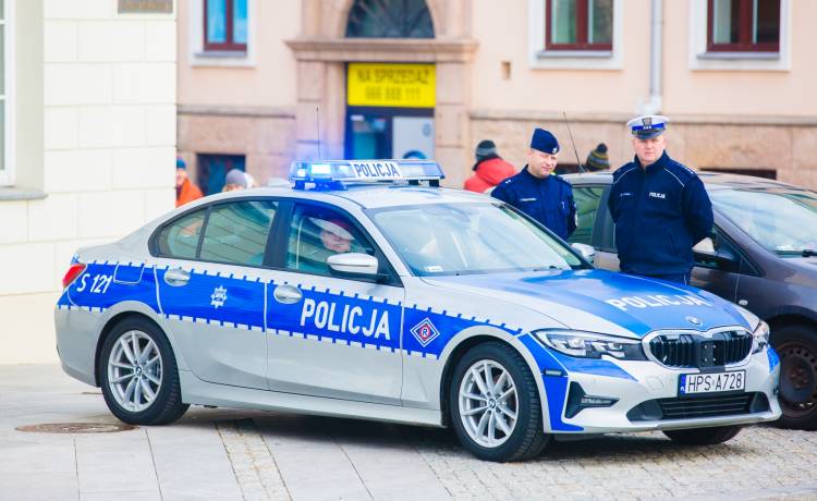Próbowali wyłudzić od staruszki ponad 20 tys. zł. Zostali zatrzymani chwilę po transakcji