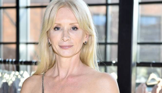 Ewa Gawryluk odsłania wdzięki przed obiektywem. Gwiazda "Na Wspólnej" wie, jak podkreślić swoje atuty!