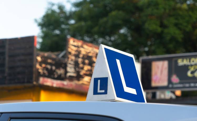 Dramat kursantki na egzaminie "na prawko". Wjechała samochodem do rzeki