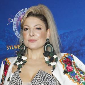 Magdalena Narożna w stroju z prześwitami. Wokalistka zespołu Piękni i Młodzi w sensualnym wydaniu: "Zobaczycie mnie w zupełnie innej odsłonie”