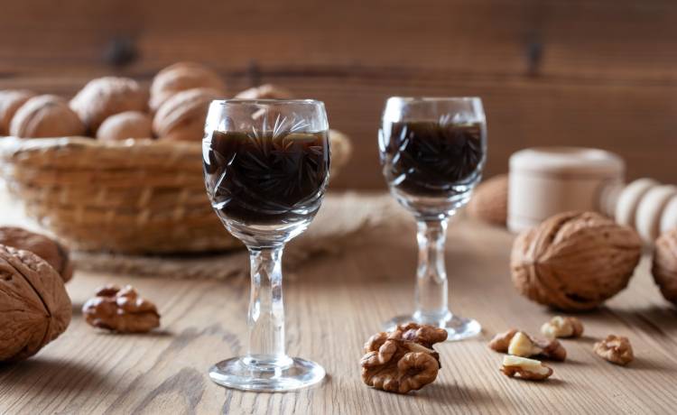 Orzechówka: Świetnie działa na jelita i żołądek. Niszczy pasożyty i odtruwa