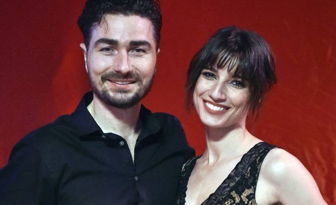 Lenka Klimentová bez ubrań. Zasłoniła się jedynie ręcznikiem! [WIDEO] 