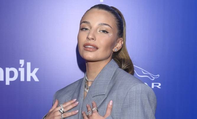 Julia Wieniawa chwali się zgrabną sylwetką w bikini. Fani: "Piękność" [ZDJECIA]