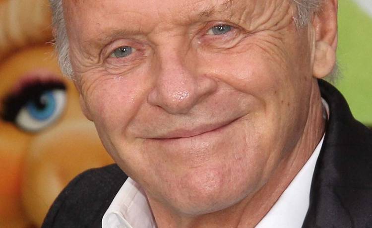 Anthony Hopkins w genialnym tańcu. 83-latek szaleje na Instagramie. Tak trzeba żyć! [WIDEO]