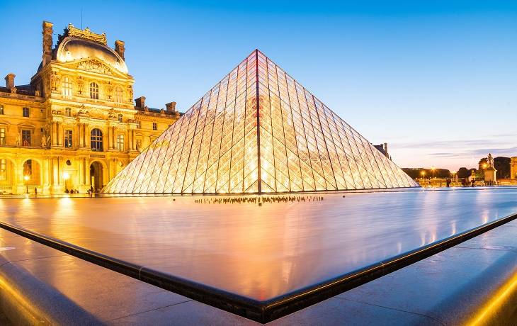 Odkryj Luwr na nowo! Spędź noc w szklanej piramidzie 
