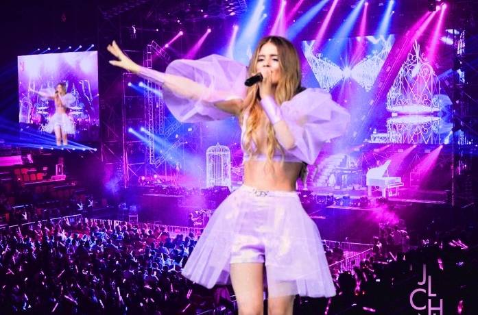 Polska Ariana Grande? 20-latka podbiła zagraniczne listy przebojów, a wkrótce ruszy w trasę koncertową