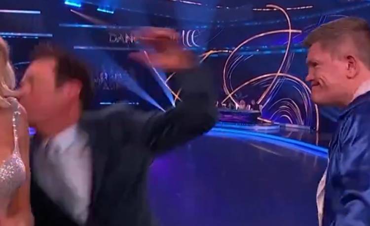 Prezenter uderzony przez boksera w programie na żywo. Przerwał milczenie [WIDEO]