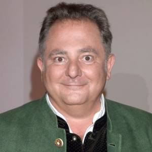 Robert Makłowicz padł ofiarą oszustwa. Jego wizerunek został skradziony. "Oświadczam, że nie mam z tym nic wspólnego" [WIDEO] 