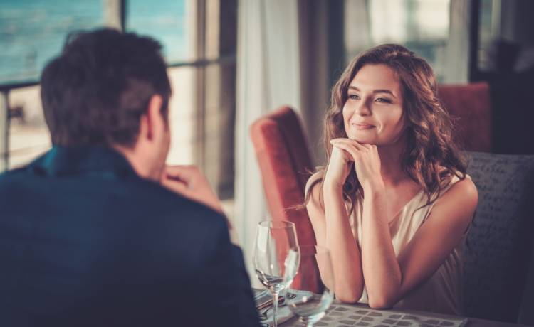 Jak zachowywać się na randce? Dzięki tym wskazówkom zdobędziesz każdego faceta!