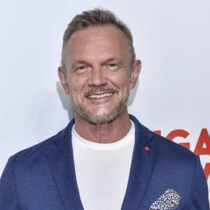 Cezary Pazura niczym młody bóg! Intymny kadr z żoną opublikował w sieci: "Tym się żywię i dobrze mi tak"