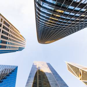 Luksusowy apartamentowiec w San Francisco coraz bardziej się przechyla! [FOTO]                