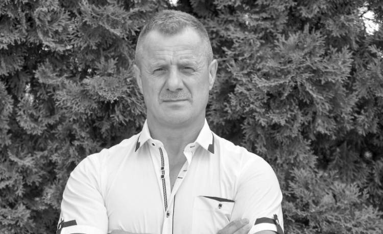 Nagła śmierć Krzysztofa z "Rolnik szuka żony 8" wstrząsnęła bohaterami show. Tak żegnają zmarłego przyjaciela 