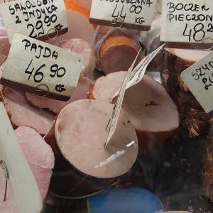 Zaplanowali i sfingowali napad na sklep mięsny. Celem nie były parówki