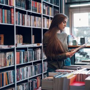 Zaskakujące wyniki rankingu "Timesa" - sprawdź, czy twoje ulubione książki się załapały!