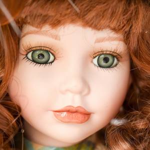 Kulturysta poślubił... lalkę, potem wziął z nią rozwód. Obecnie żyje z dwoma innymi  [+18]