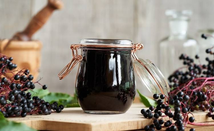 Sok z czarnego bzu, fot. Shutterstock