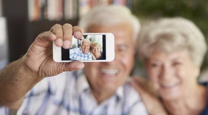 Wiceminister cyfryzacji ostrzega przed #AgeChallenge. Czy aplikacja FaceApp może być niebezpieczna?