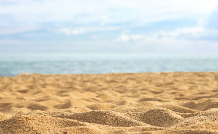 W Łebie na plaży pobito handlarza kukurydzą. Poszło o teren sprzedaży 