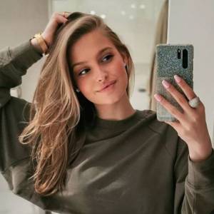 Karolina Pisarek cała w pianie! Nagie zdjęcie modelki w wannie pojawiło się w sieci