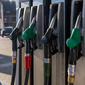 Zmiany na stacjach paliw już od dziś! To muszą wiedzieć właściciele diesli