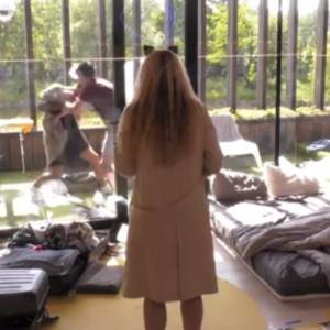 "Big Brother". Łukasz wpadł w szał i zaczął demolować dom. Konieczna była interwencja Wielkiego Brata