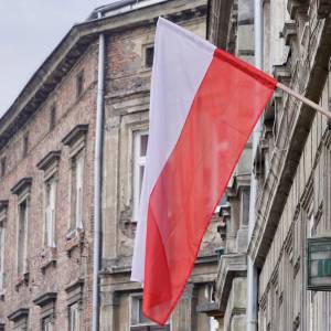 Wywieszasz flagę na Święto Niepodległości? Musisz pamiętać o tych zasadach