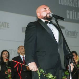 Patryk Vega pokazał zdjęcie bez koszulki. Schudł 44 kg w 8 miesięcy!