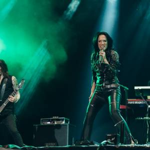 Była pierwszą wokalistką Nightwish, odeszła w atmosferze skandalu. Co słychać o Tarji Turunen? 