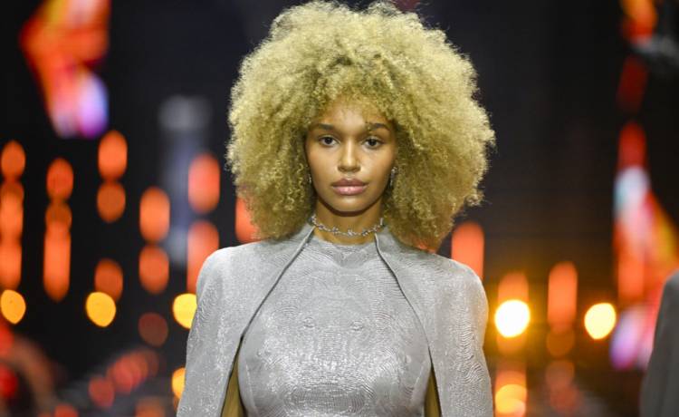 Nicole Akonchong z "Top Model" pozuje w samych spodniach. "Bogini [FOTO]