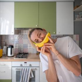 Jesz banana codziennie? Dietetyczka sprawdziła, jak to wpływa na zdrowie